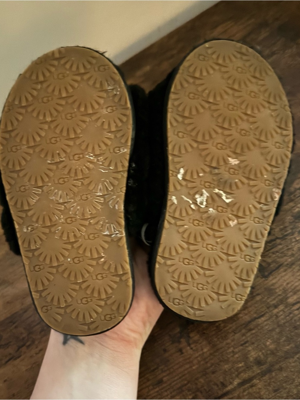 Toddler girl UGG slippers - Picture 5 of 5